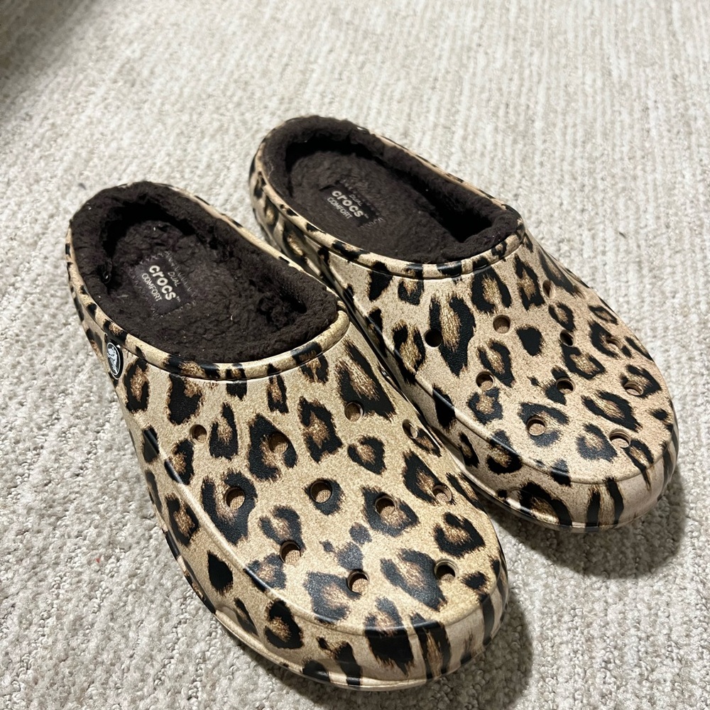 CROCS Leopard Print Women’s Slippers